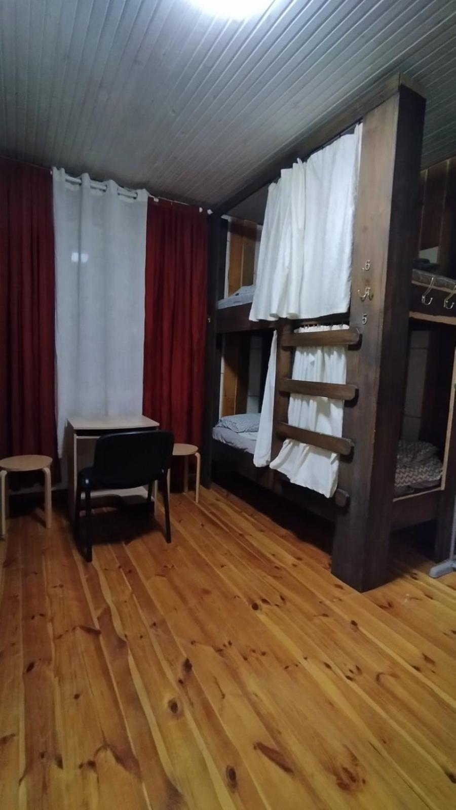 Отель "Swallow House" تشيركاسي الغرفة الصورة