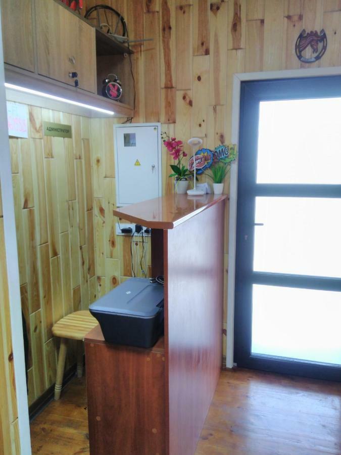 Отель "Swallow House" تشيركاسي المظهر الخارجي الصورة