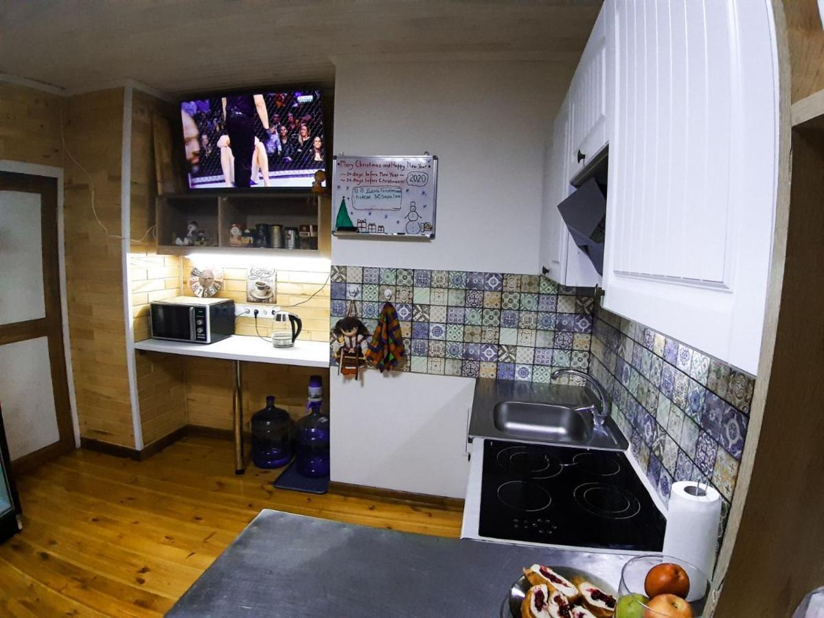 Отель "Swallow House" تشيركاسي المظهر الخارجي الصورة